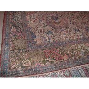 Antiqe carpet and rug og glass
