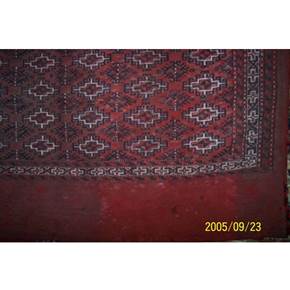 Antiqe carpet and rug og glass