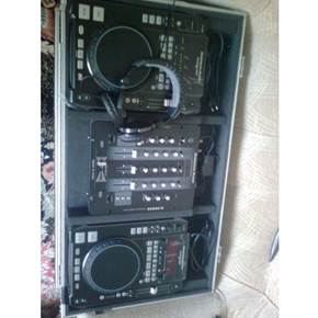 دستگاه dj مارک american audio  به همراه هدفن و میکسر 3 کاناله فوق العاده مناسب میهمانی در حد اک قیمت 4000000تومان